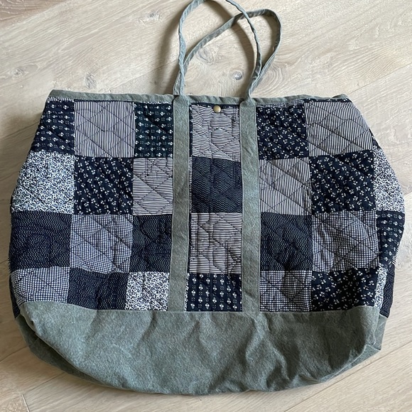 The Great. The Big Quilted Tote. One Size. - Picture 5 of 6